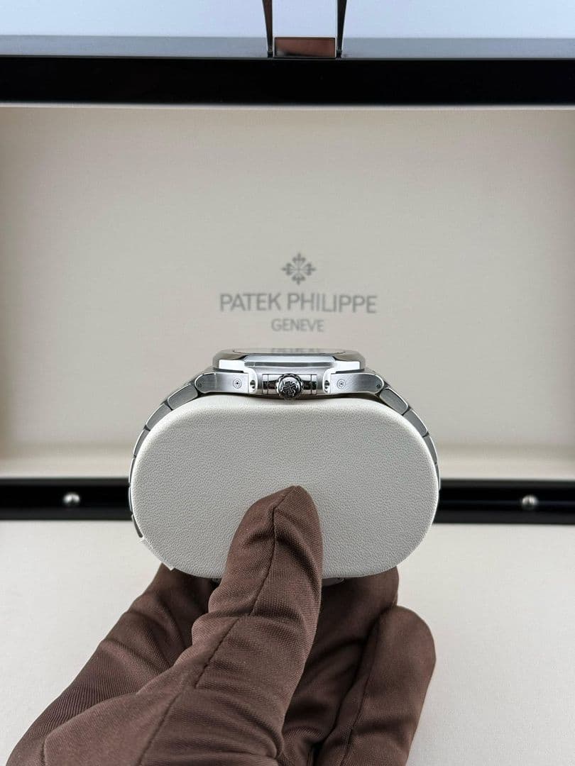 Patek Philippe Nautilus Steel Annual Calendar White Dial Watch B/P '17 5726/1A
