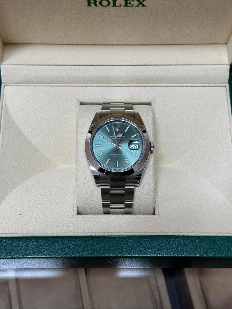 Rolex Datejust ‘Green Dial’ Smooth Bezel 41mm 126300