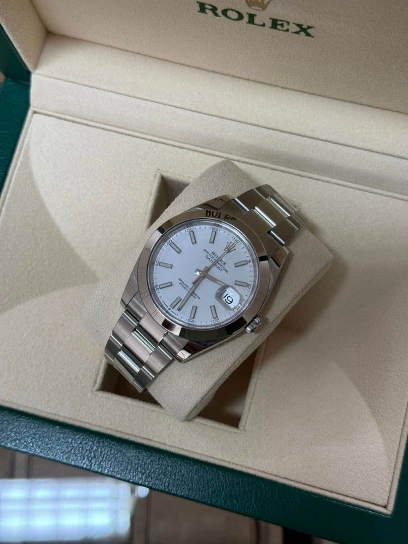 Rolex Datejust ‘White Dial’ Smooth Bezel 41mm 126300