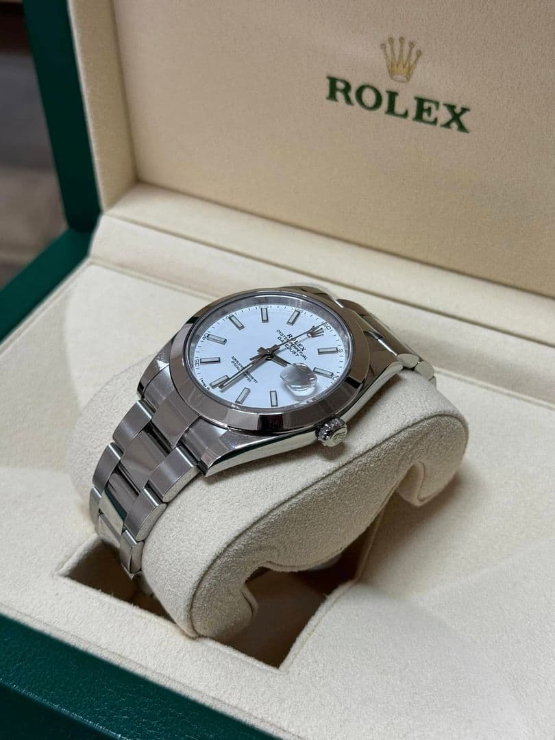 Rolex Datejust ‘White Dial’ Smooth Bezel 41mm 126300