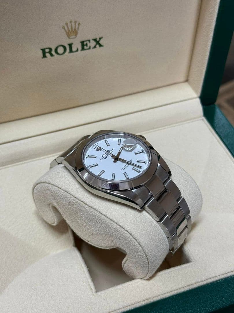 Rolex Datejust ‘White Dial’ Smooth Bezel 41mm 126300