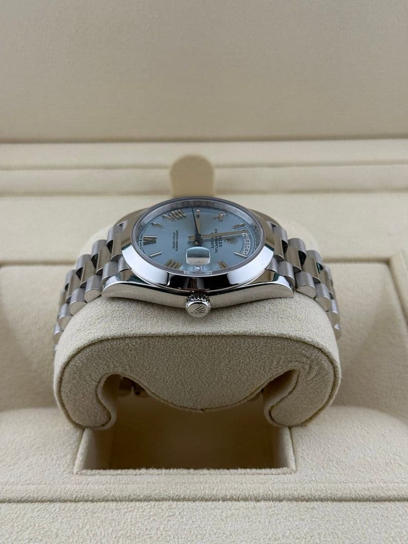 Rolex Daydate 40 platinum Roman dial 228206