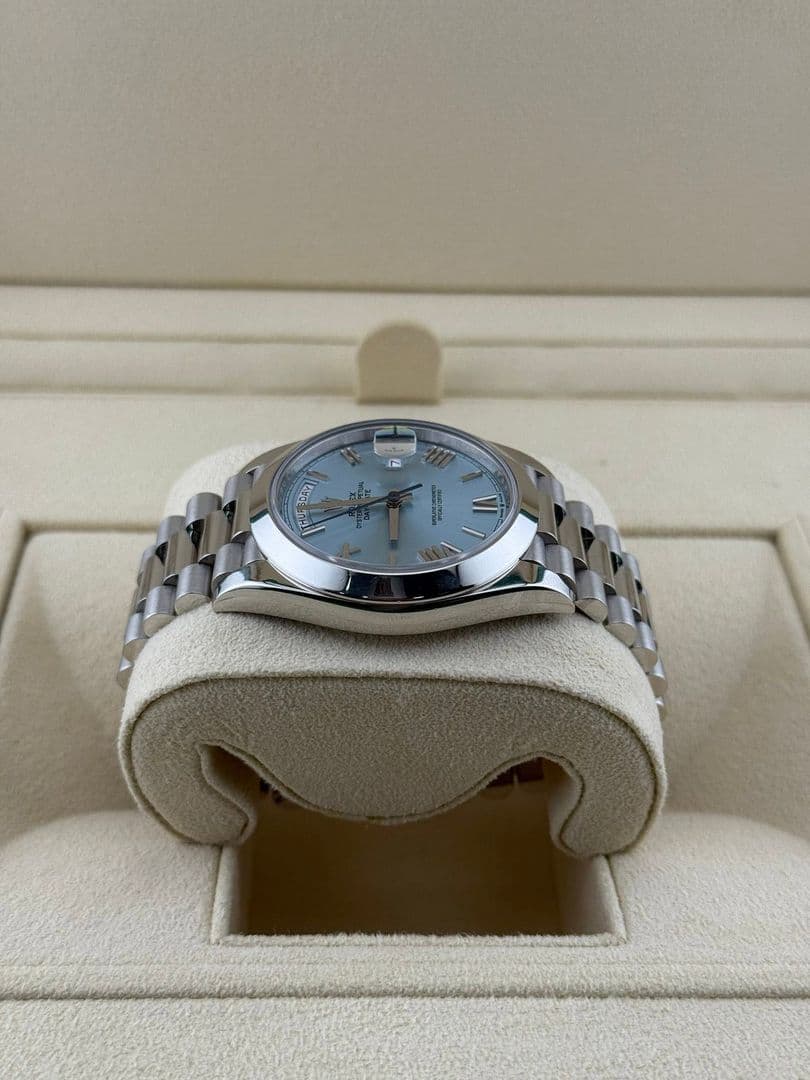 Rolex Daydate 40 platinum Roman dial 228206
