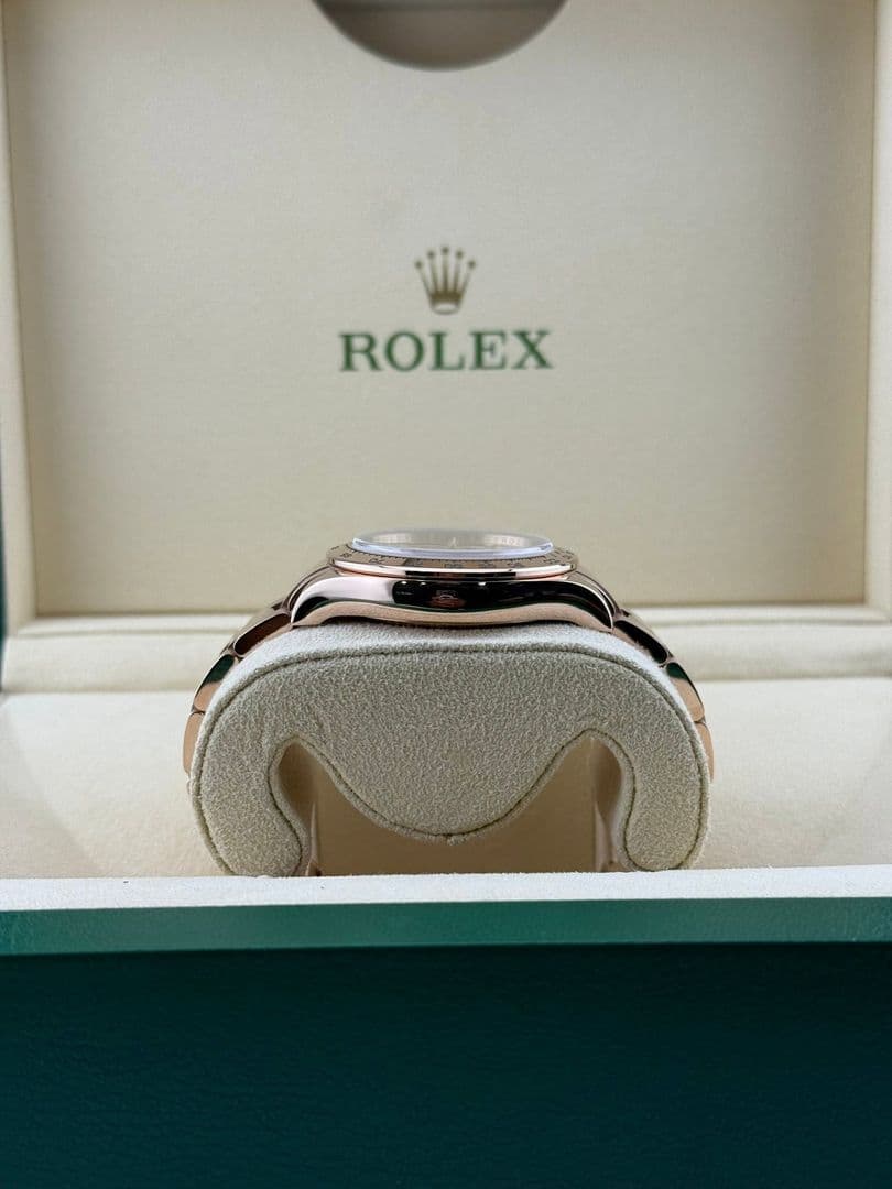 Rolex Daytona Cosmograph ivory dial 40mm 116505